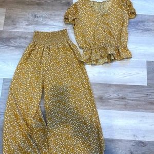 Sienna Sky - Small - 2 Piece Pants & Peplum Top Set - Mustard & Floral - GUC